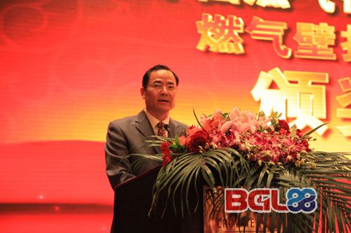 王启1.jpg
